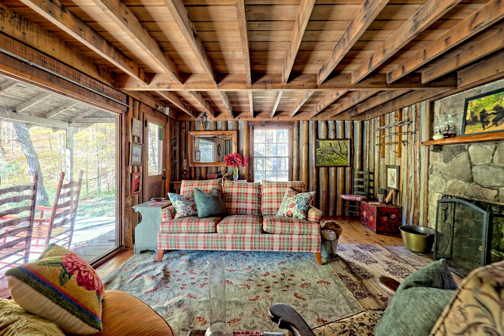 1307 Clear Creek Road Hayesville, NC 28904 - Photo 35 of 65 a living room with furniture