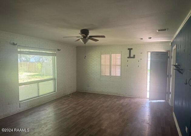 323 Caroline Street New Iberia, LA 70560 - Photo 3 of 11 4