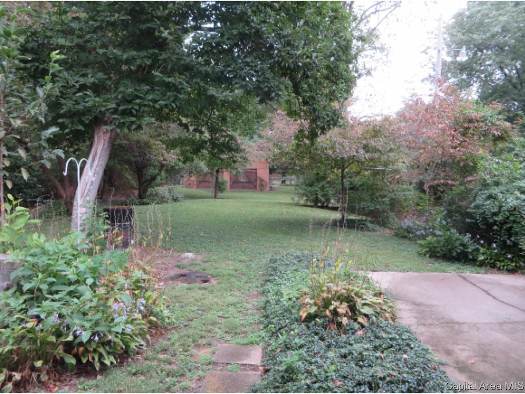 100 Circle Drive Springfield, IL 62703 - Photo 15 of 18 Gallery Image 15