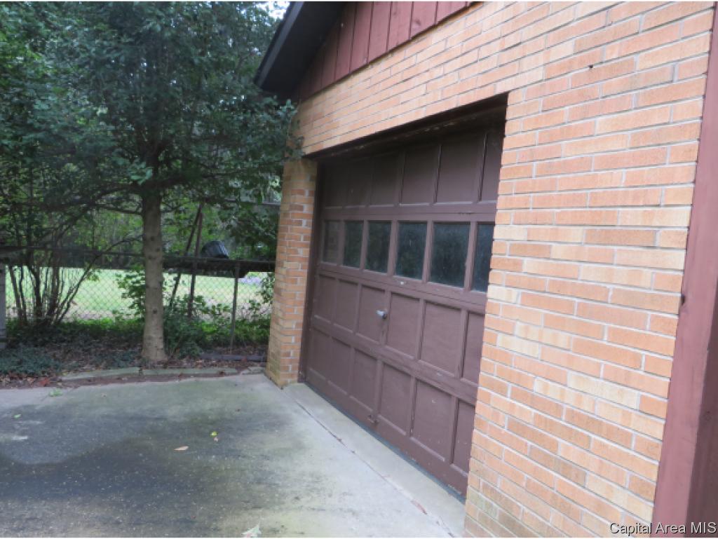100 Circle Drive Springfield, IL 62703 - Photo 16 of 18 Gallery Image 16