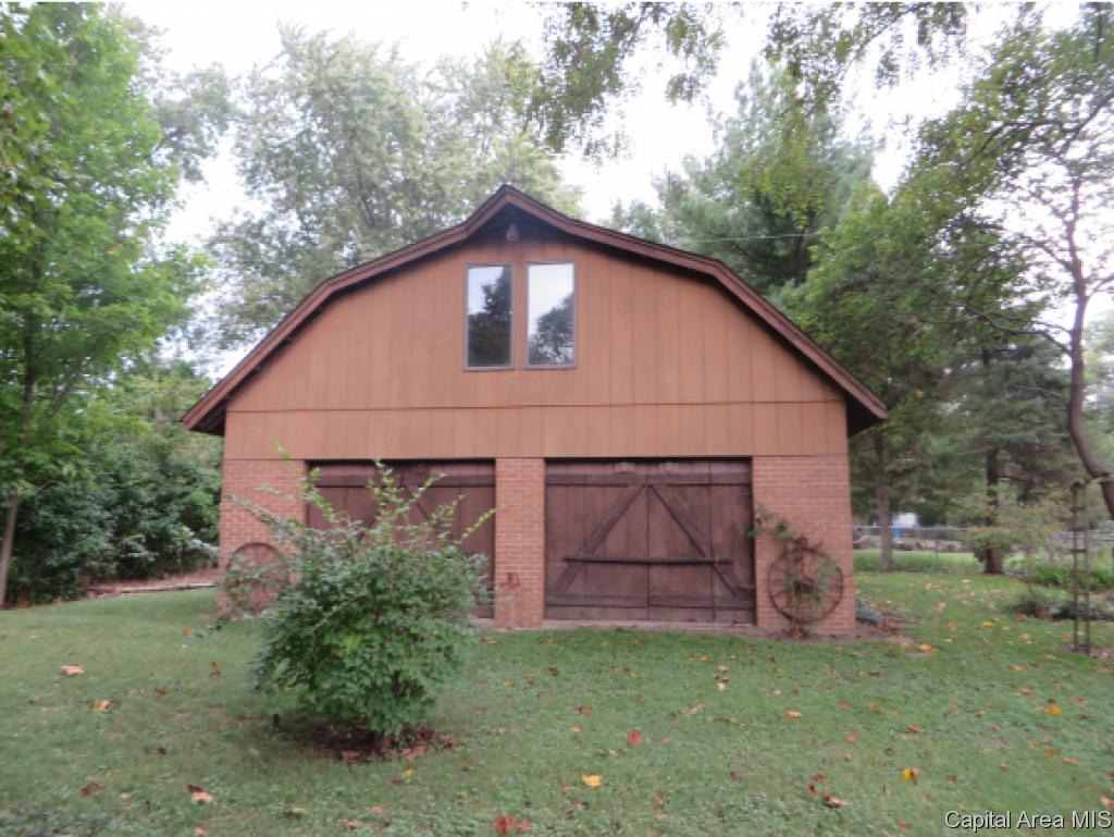 100 Circle Drive Springfield, IL 62703 - Photo 2 of 18 Gallery Image 2