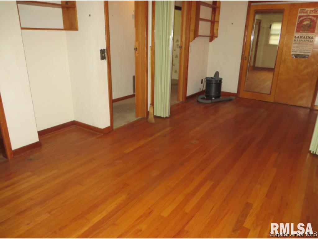100 Circle Drive Springfield, IL 62703 - Photo 4 of 18 Gallery Image 4