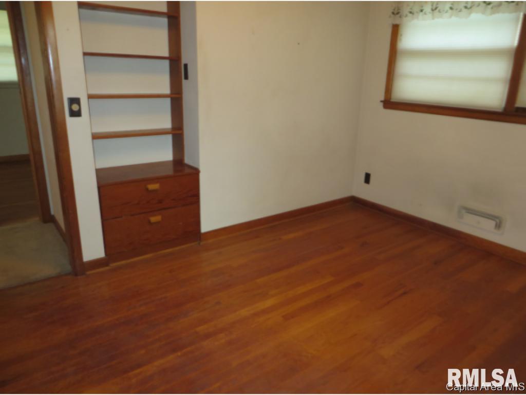 100 Circle Drive Springfield, IL 62703 - Photo 5 of 18 Gallery Image 5