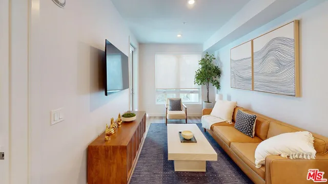 $3,739 | 1340 South Hill Street, Unit 501, Los Angeles, CA 90015