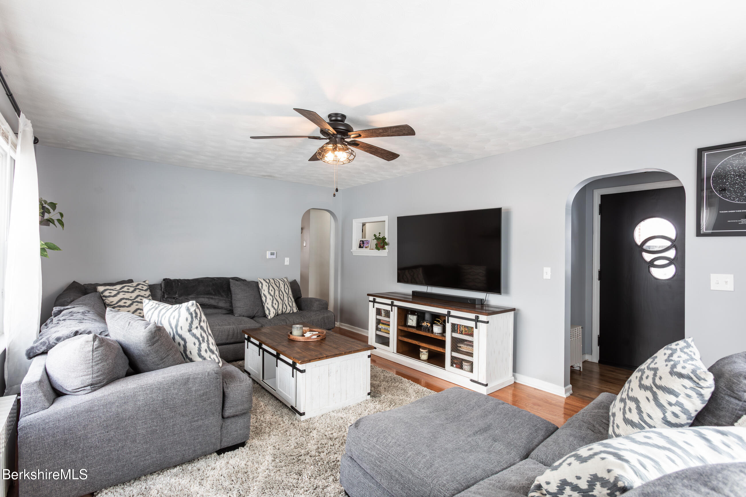 15 Longfellow Avenue Pittsfield, MA 01201 - Photo 11 of 31 Livingroom & Front Door