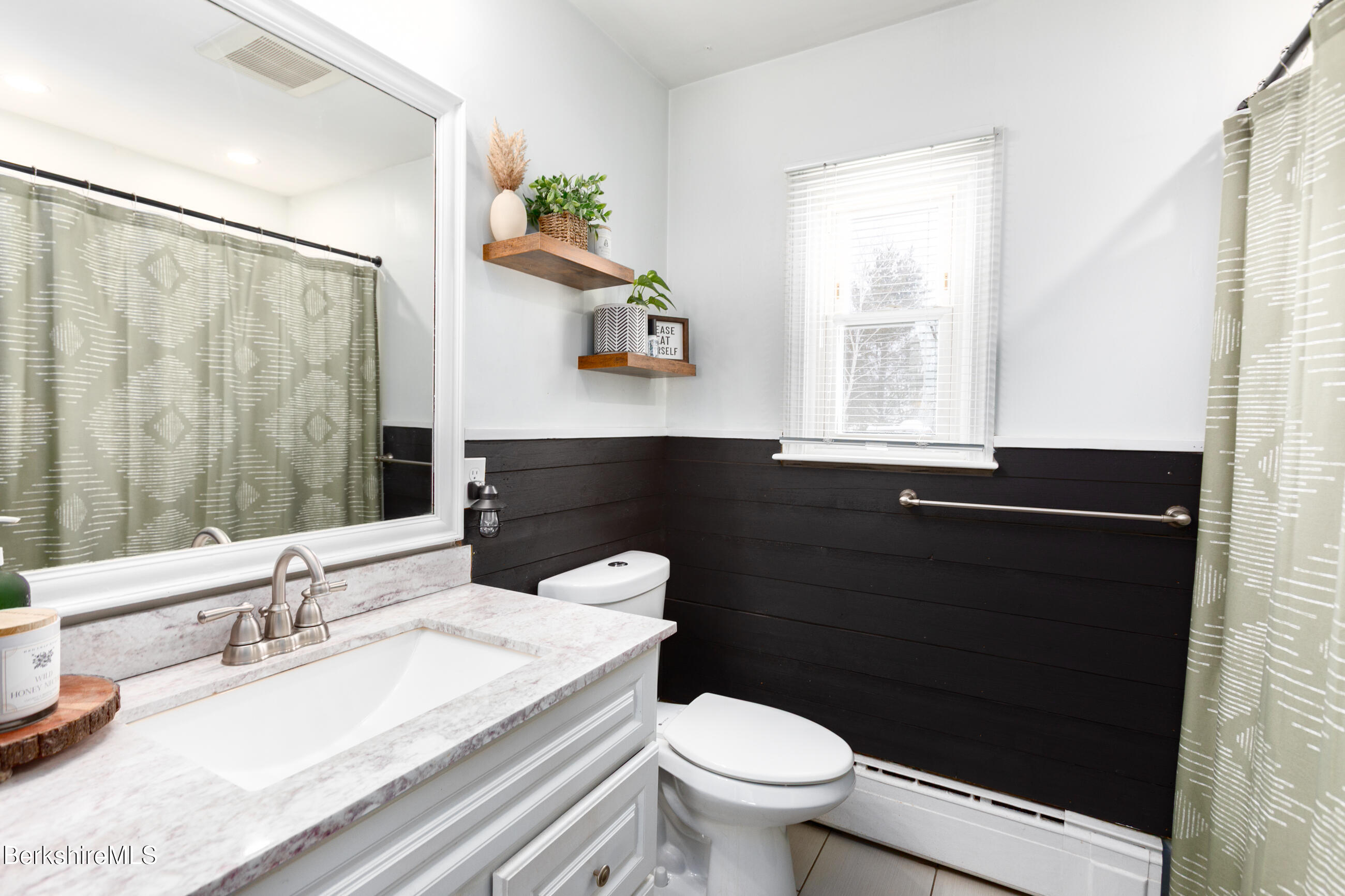 15 Longfellow Avenue Pittsfield, MA 01201 - Photo 14 of 31 Bathroom