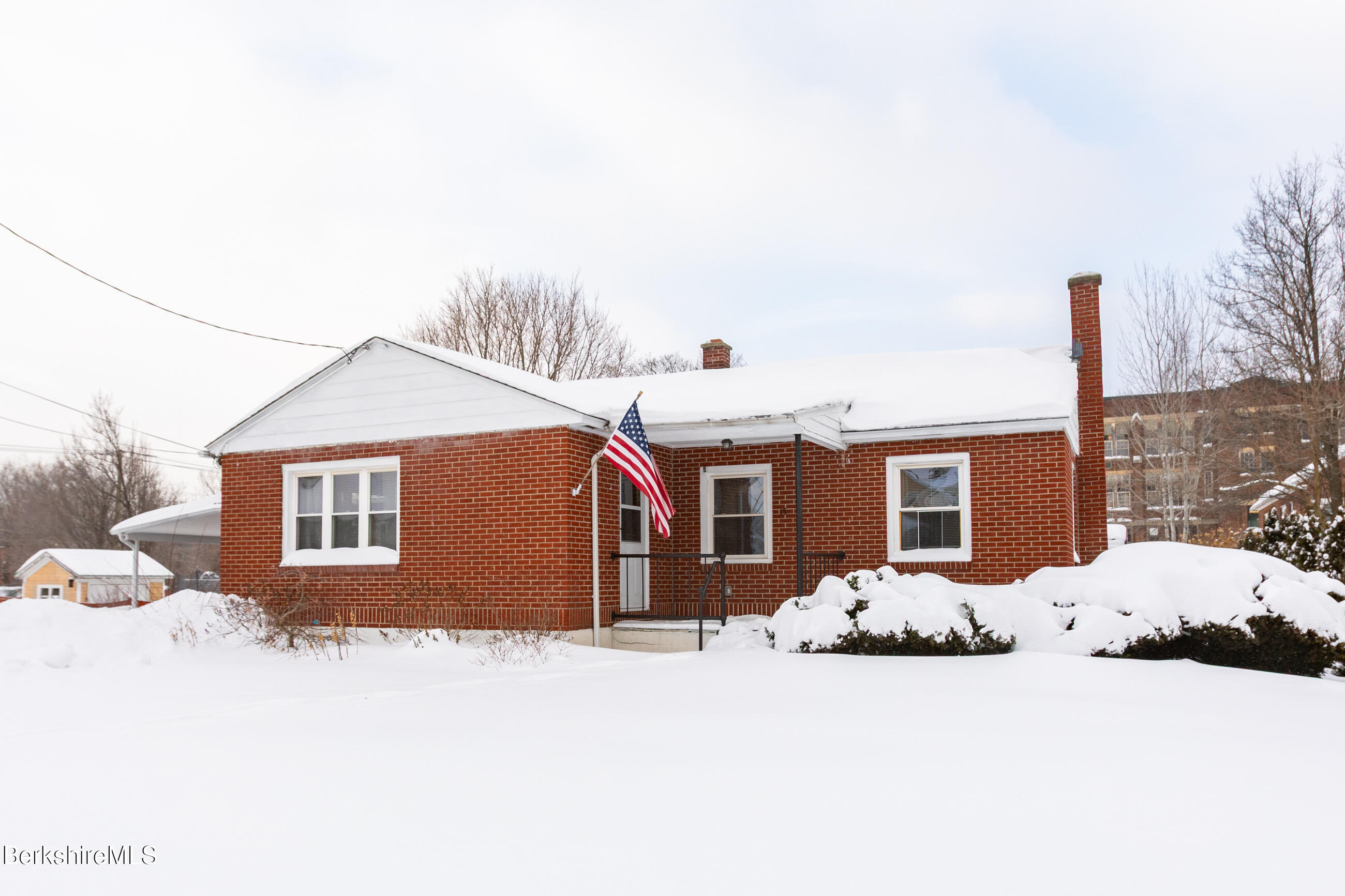 15 Longfellow Avenue Pittsfield, MA 01201 - Photo 2 of 31 image-1