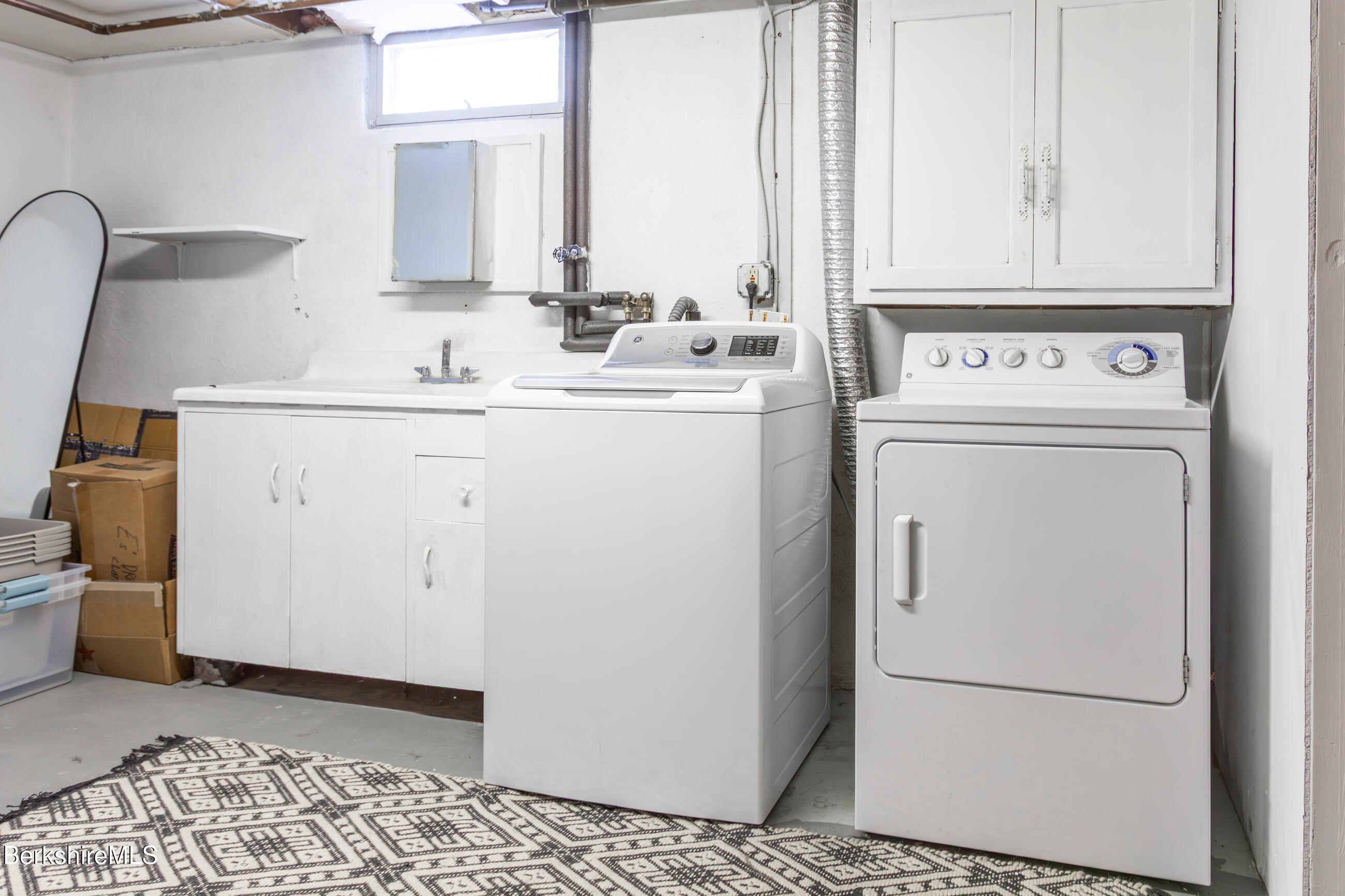 15 Longfellow Avenue Pittsfield, MA 01201 - Photo 23 of 31 Spacious laundry room in basement