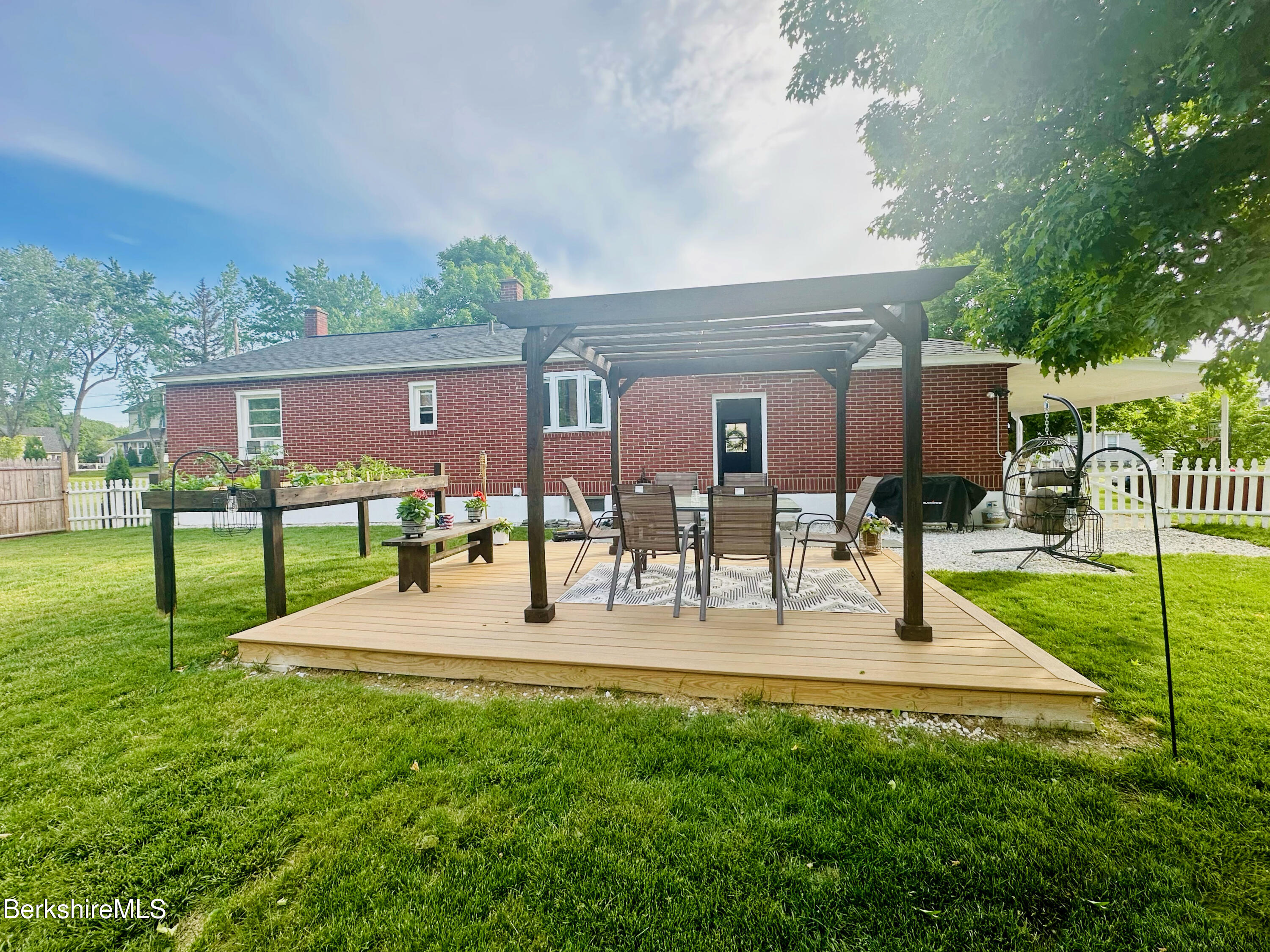 15 Longfellow Avenue Pittsfield, MA 01201 - Photo 30 of 31 Backyard in summer