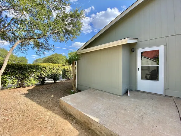 $1,550 | 2110 Blue Meadow Drive, Unit B, Austin, TX 78744