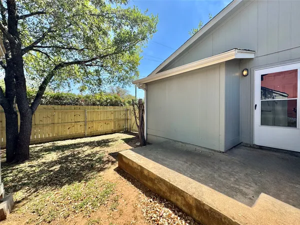 $1,525 | 2110 Blue Meadow Drive, Unit B, Austin, TX 78744