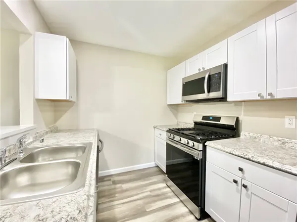 $1,550 | 2110 Blue Meadow Drive, Unit B, Austin, TX 78744