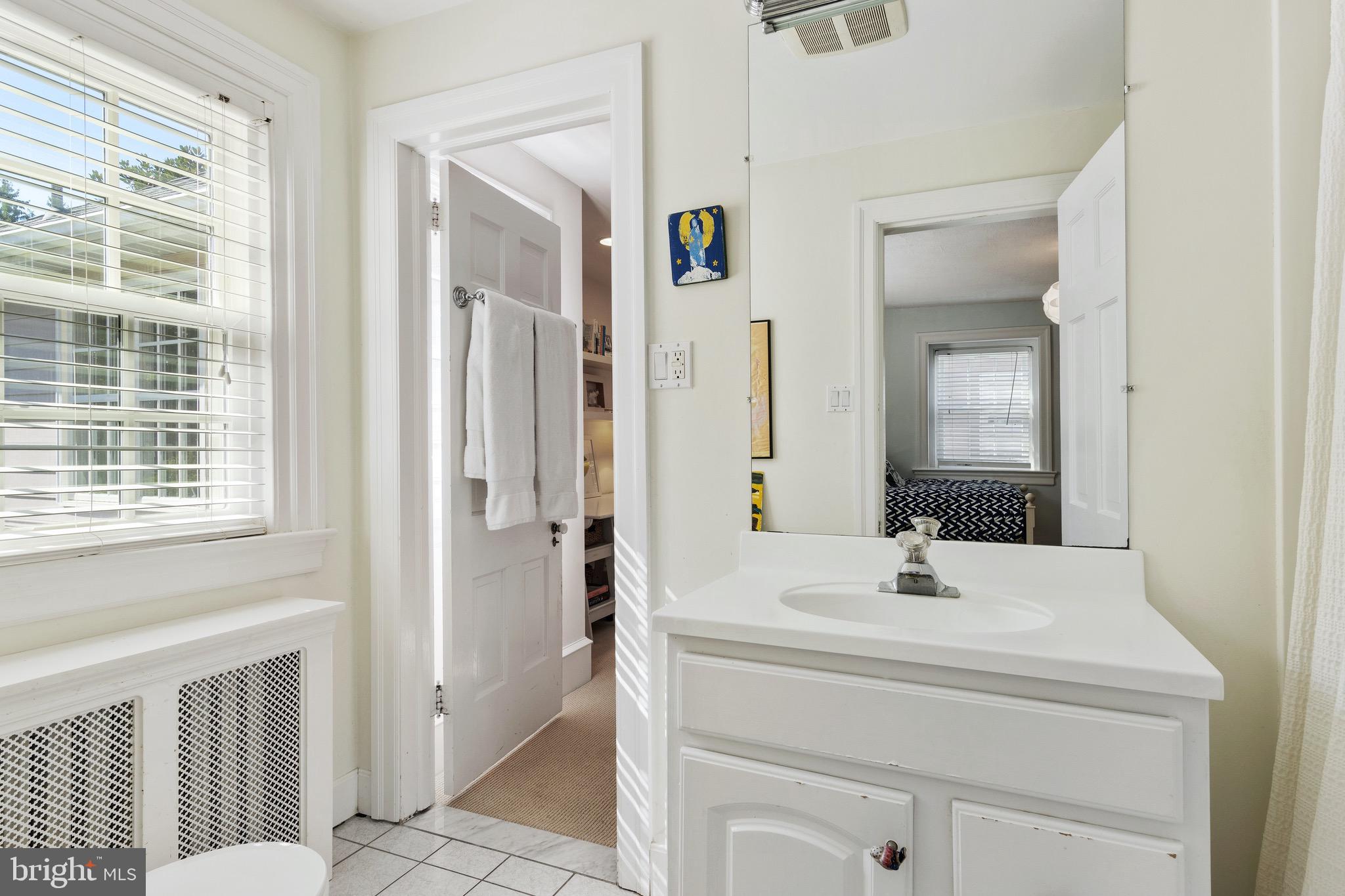 514 Brookside Avenue Wayne, PA 19087 - Photo 27 of 41 Bathroom #2