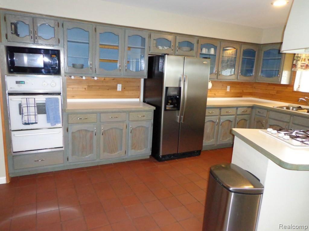 3936 Hedgerow Lane Rochester, MI 48306 - Photo 10 of 27 DSC01446 (1).jpg