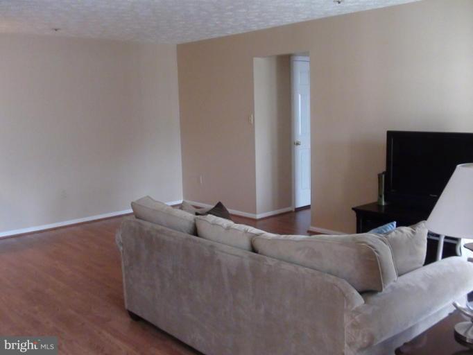 6375 Greenfield Road, Unit 1508 Elkridge, MD 21075 - Photo 4 of 7 Living Room #2