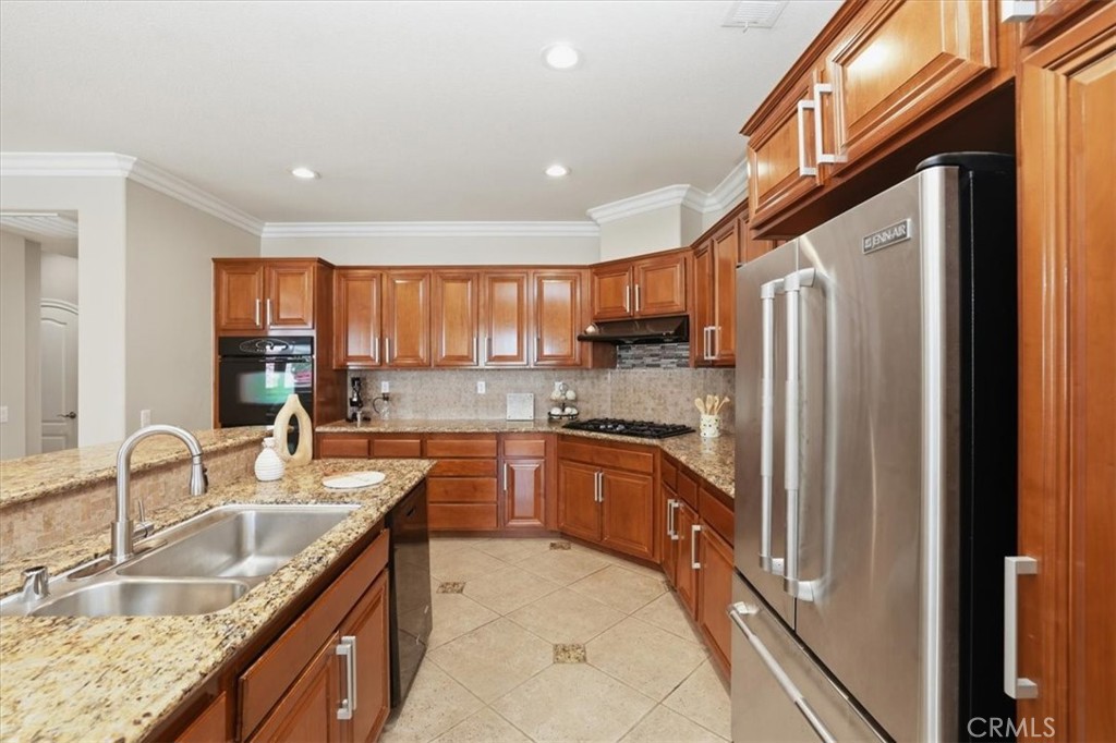 16795 Eagle Peak Road Riverside, CA 92504 - Photo 27 of 74 Kitchen