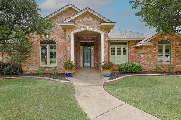 $427,500 | 3911 100th Street, Lubbock, TX 79423