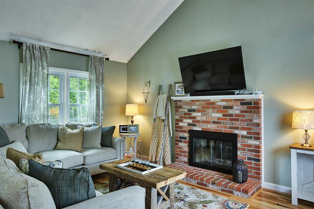 2 Waubeeka Springs Road, Unit 2 Hudson, NH 03051 - Photo 9 of 15 Gallery Image 9