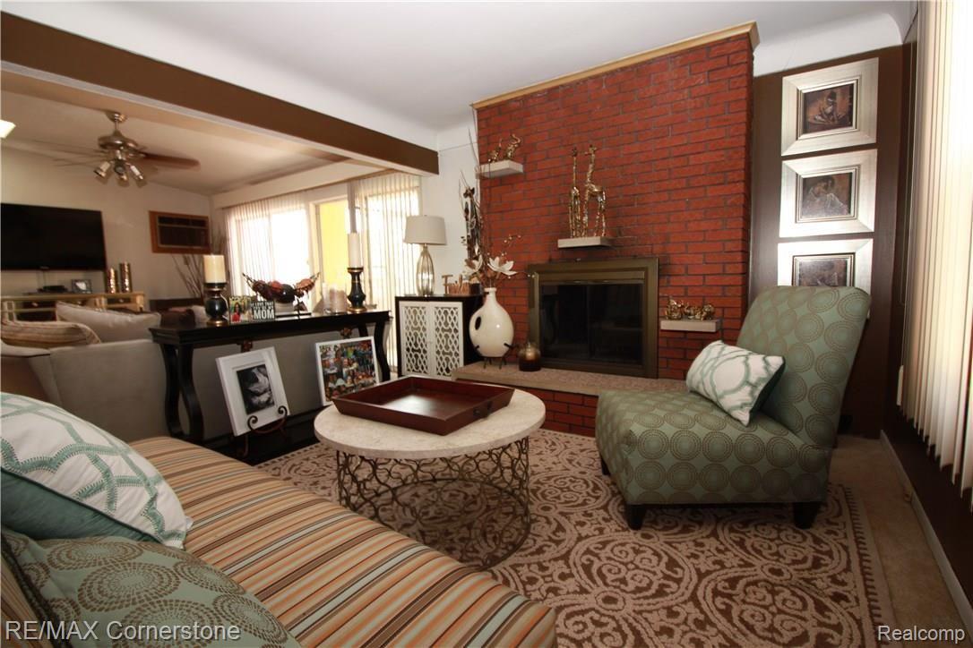 20035 Lichfield Road Detroit, MI 48221 - Photo 17 of 32 lichfield great room.JPG