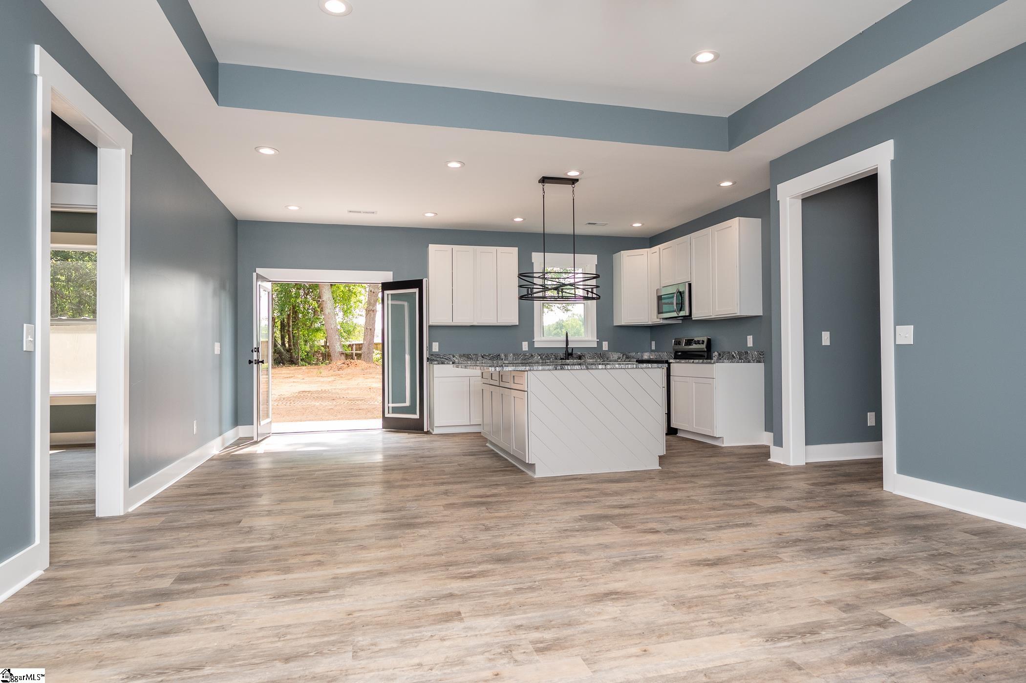 10622 Augusta Road Belton, SC 29627 - Photo 4 of 36