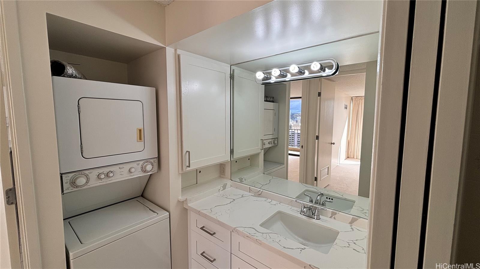 411 Hobron Lane, Unit 3208 Honolulu, HI 96815 - Photo 8 of 9 a view of washer and dryer