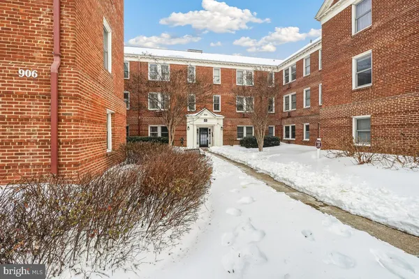 $1,750 | 906 South Washington Street, Unit 101, Alexandria, VA 22314