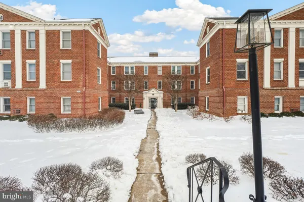 $1,750 | 906 South Washington Street, Unit 101, Alexandria, VA 22314