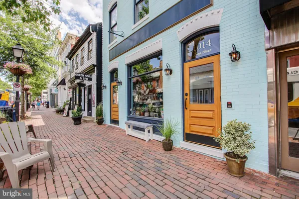 $1,750 | 906 South Washington Street, Unit 101, Alexandria, VA 22314
