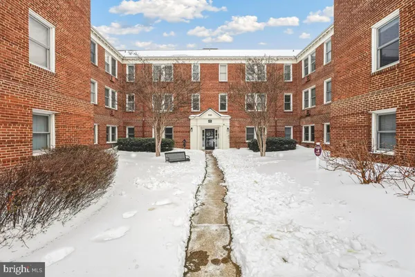 $1,750 | 906 South Washington Street, Unit 101, Alexandria, VA 22314