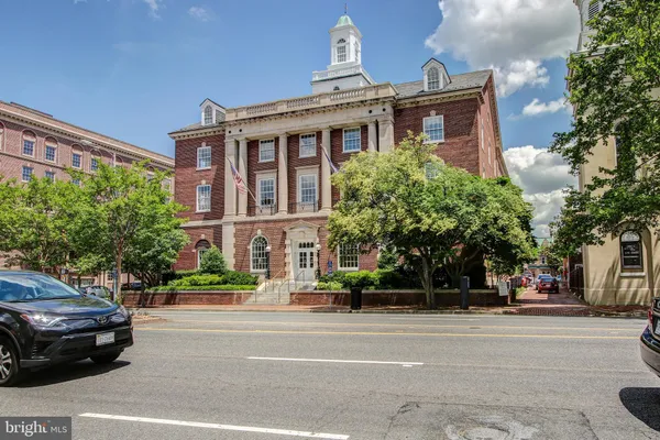 $1,750 | 906 South Washington Street, Unit 101, Alexandria, VA 22314