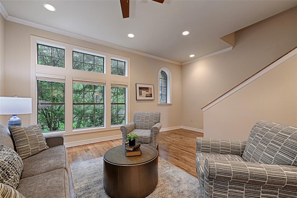 6269 Oram Street, Unit 10 Dallas, TX 75214 - Photo 16 of 25 a living room with furniture and a large window