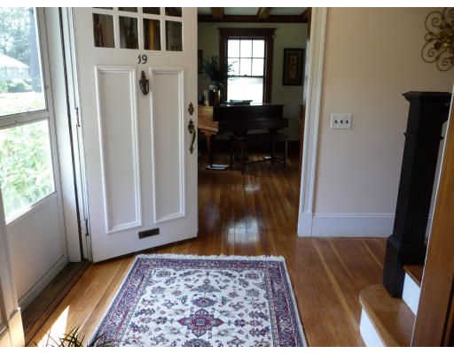 19 Gordon Road Needham, MA 02492 - Photo 2 of 26