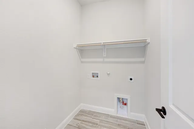 a view of utility room