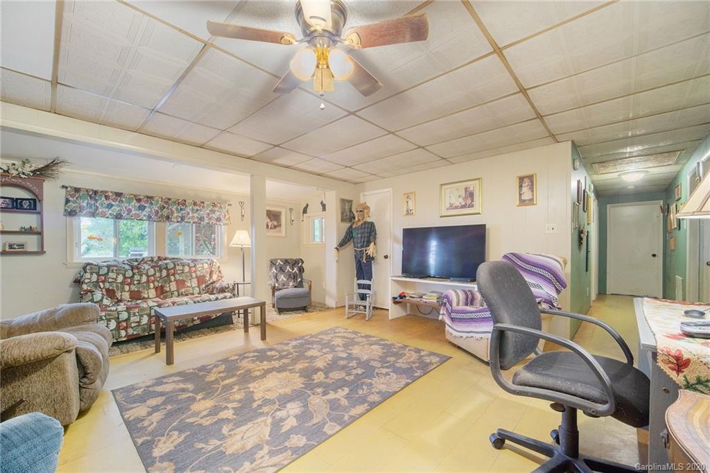 6514 Comm Scope Road Catawba, NC 28609 - Photo 6 of 29 Gallery Image 6