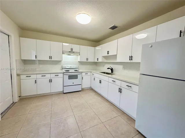 $2,900 | 6320 Northwest 1st Place, Unit 6322, Miami, FL 33150