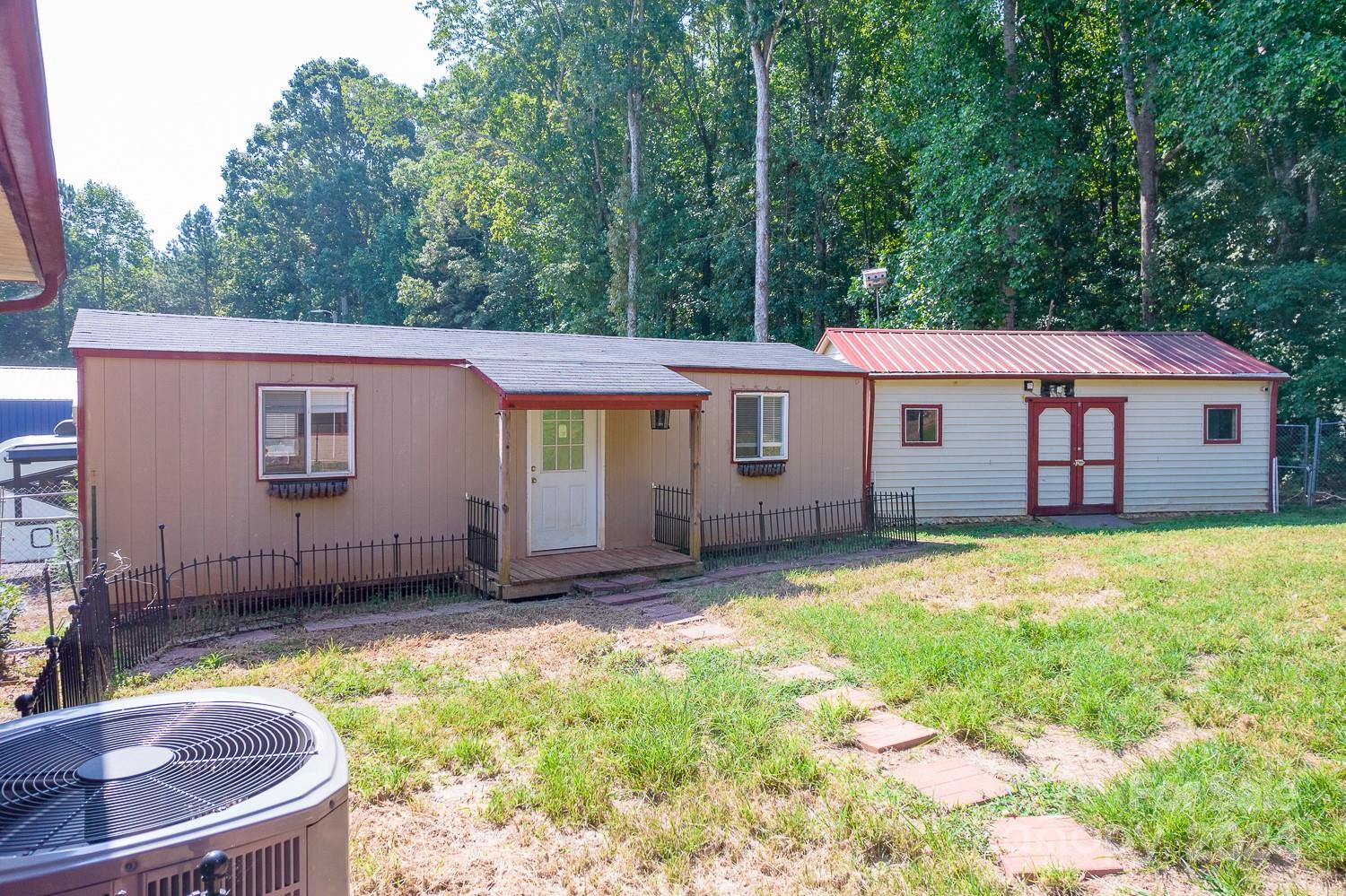 2275 Wagon Road Newton, NC 28658 - Photo 12 of 47 Gallery Image 12