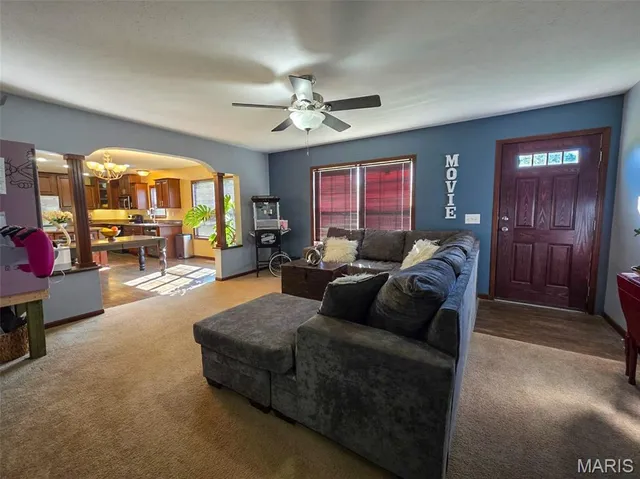 $299,000 | 10045 Freeman Spur Blacktop, West Frankfort, IL 62896