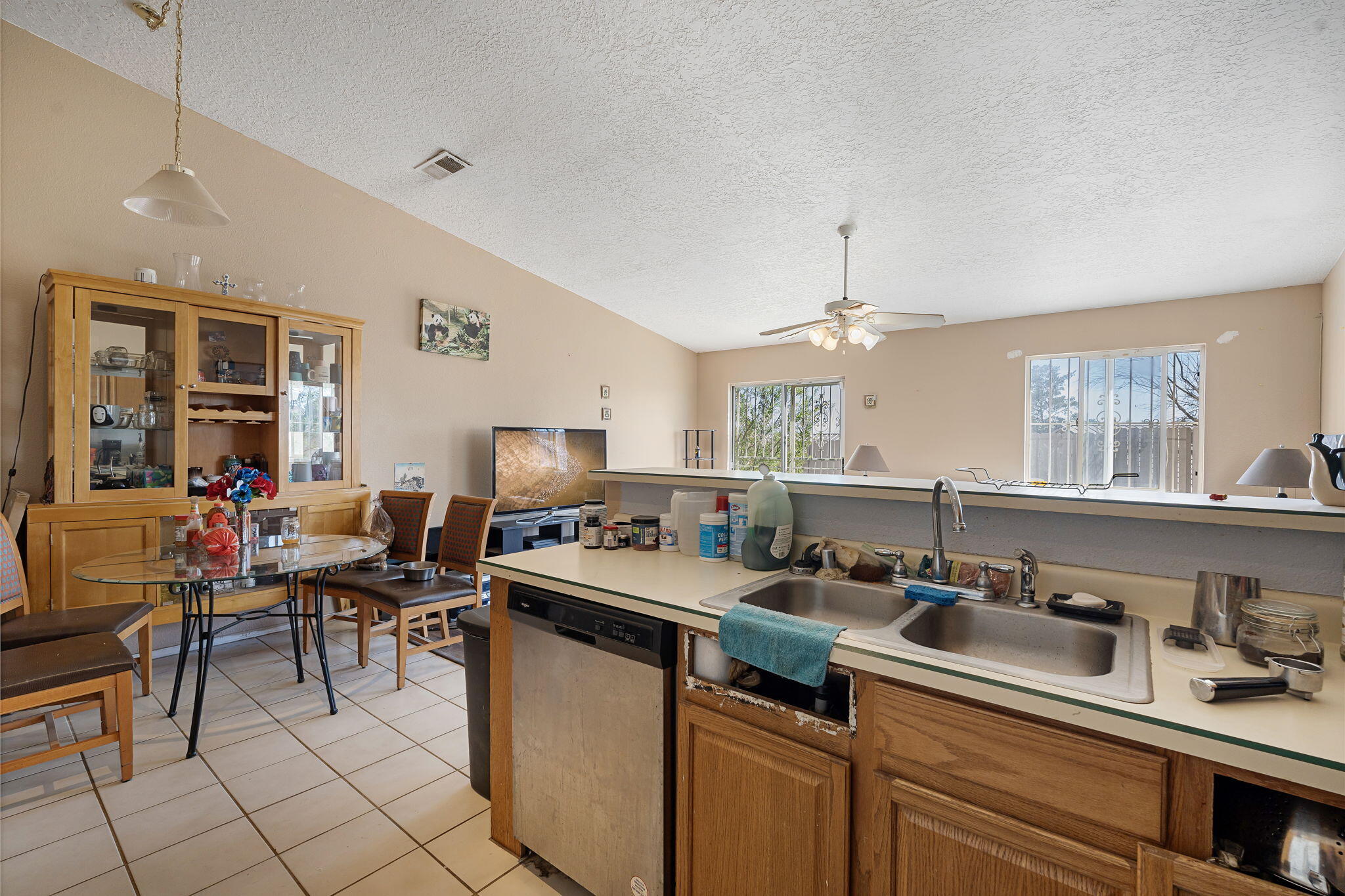7404 Crystal Ridge Road Southwest Albuquerque, NM 87121 - Photo 6 of 24 Gallery Image 6