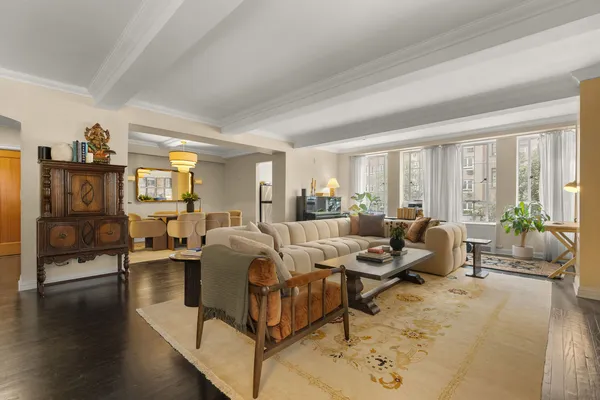 $1,350,000 | 340 West 57th Street, Unit 2B | Hell's Kitchen
