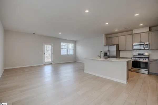 $2,100 | 14 Loebner Lane, Simpsonville, SC 29680