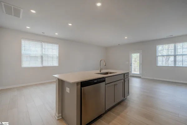 $2,100 | 14 Loebner Lane, Simpsonville, SC 29680