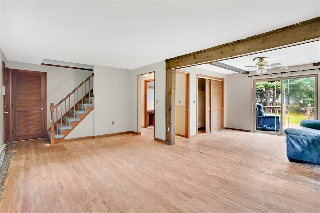 36 County Road Holyoke, MA 01040 - Photo 6 of 35