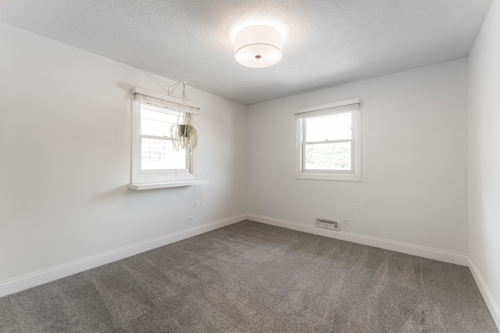 239 Nordic Road Bloomingdale, IL 60108 - Photo 16 of 40 an empty room with a window