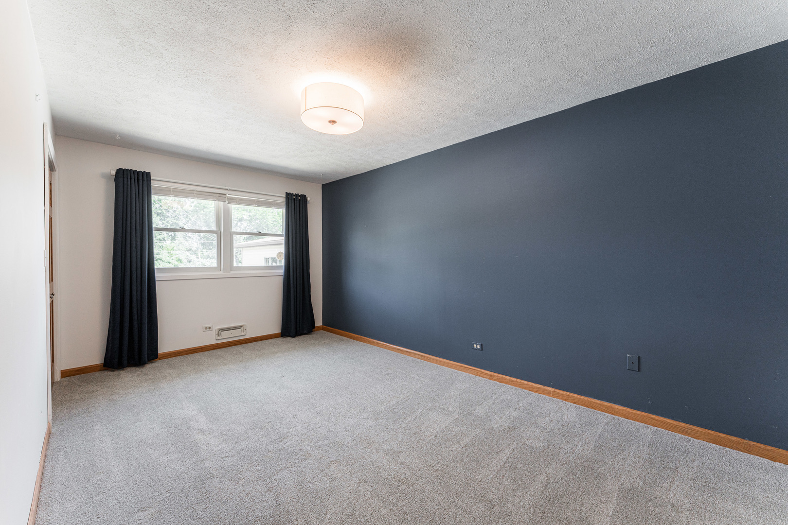 239 Nordic Road Bloomingdale, IL 60108 - Photo 17 of 40 an empty room with windows