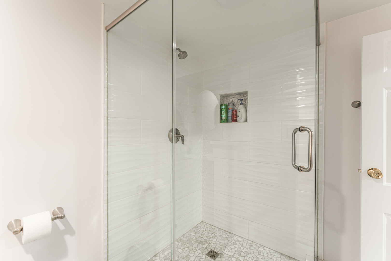 239 Nordic Road Bloomingdale, IL 60108 - Photo 23 of 40 a bathroom with a shower