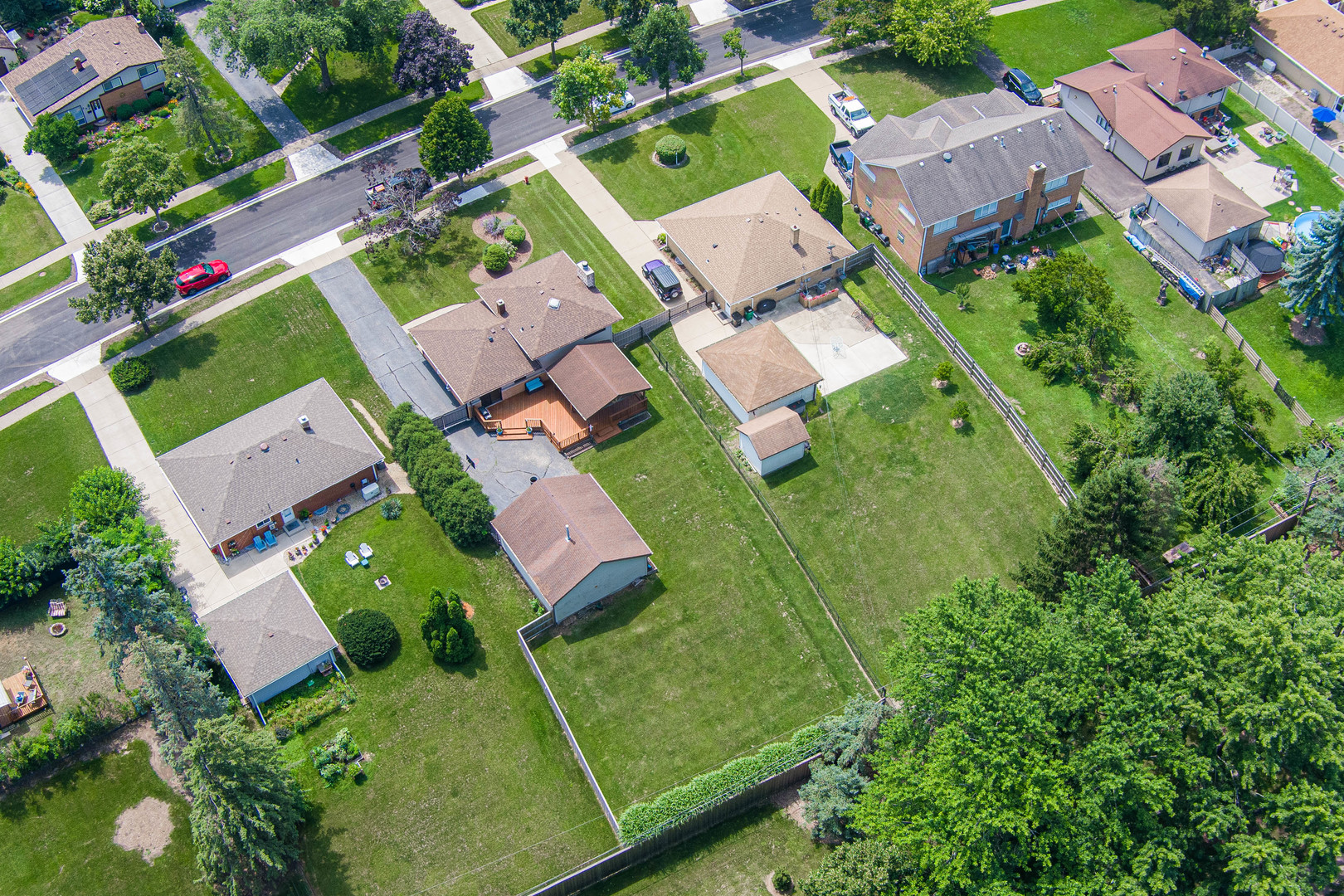 239 Nordic Road Bloomingdale, IL 60108 - Photo 32 of 40 an aerial view of residential houses with outdoor space