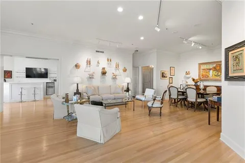 $2,375,000 | 600 Port Of New Orleans Place, Unit 6F, New Orleans, LA 70130