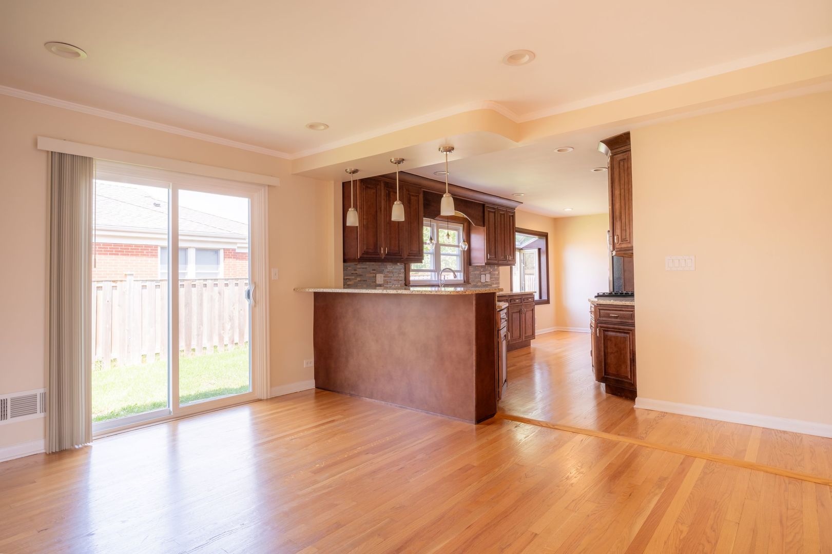 1375 Parkside Drive Park Ridge, IL 60068 - Photo 5 of 40 Gallery Image 5