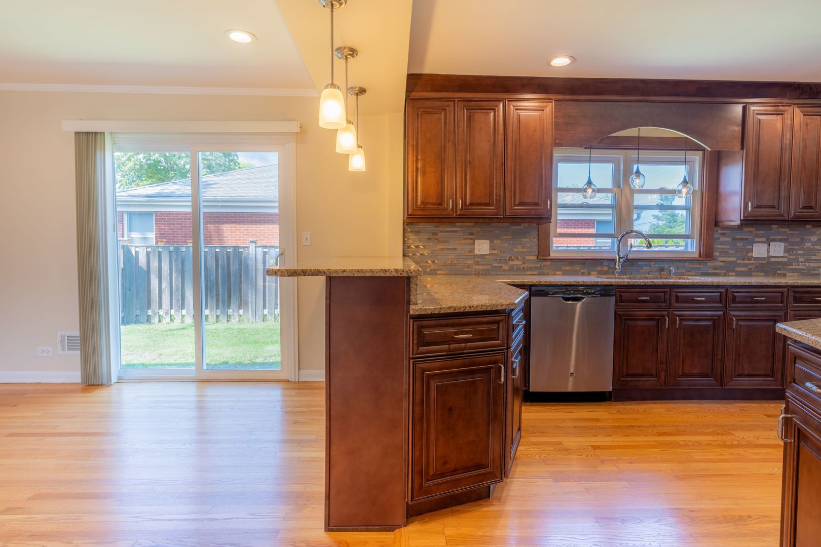 1375 Parkside Drive Park Ridge, IL 60068 - Photo 6 of 40 Gallery Image 6