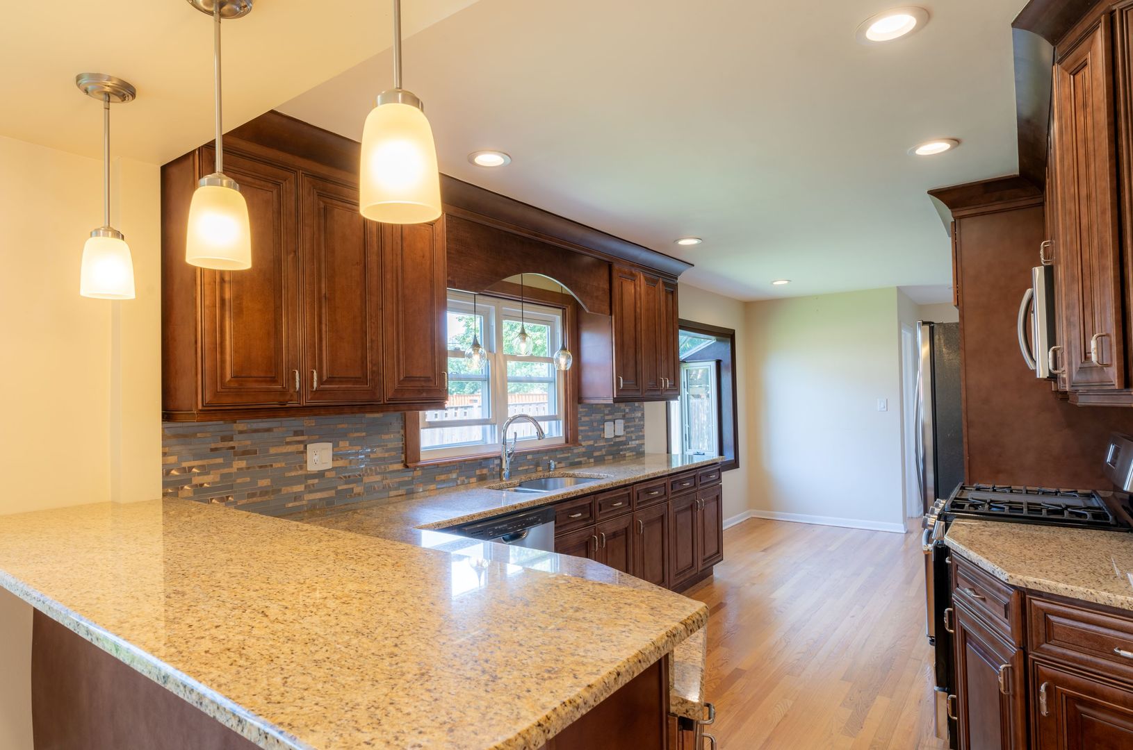 1375 Parkside Drive Park Ridge, IL 60068 - Photo 7 of 40 Gallery Image 7